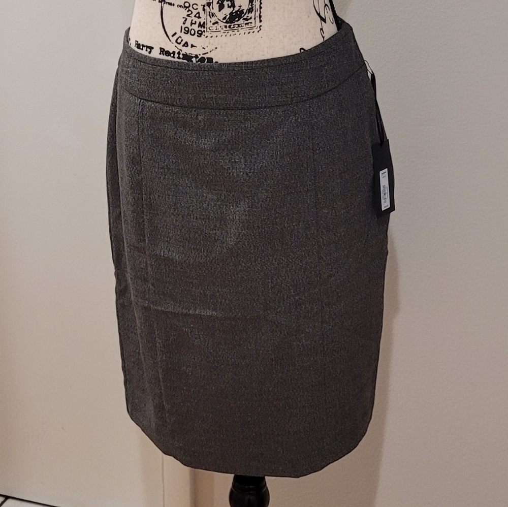 NWT APT. 9 Gray Skirt - Size 10